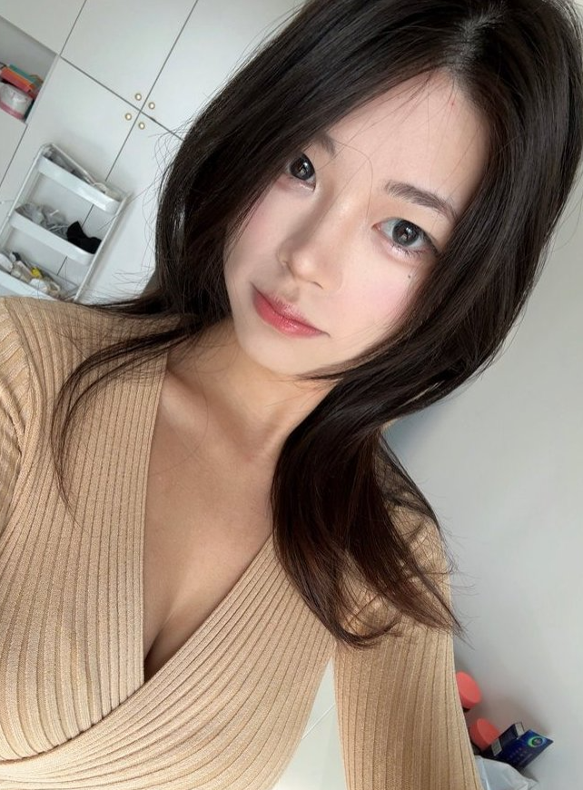 Ollie800966535's tweet photo. 中国人顔でも愛してくれますか…？ https://t.co/wzMvIKnPrH