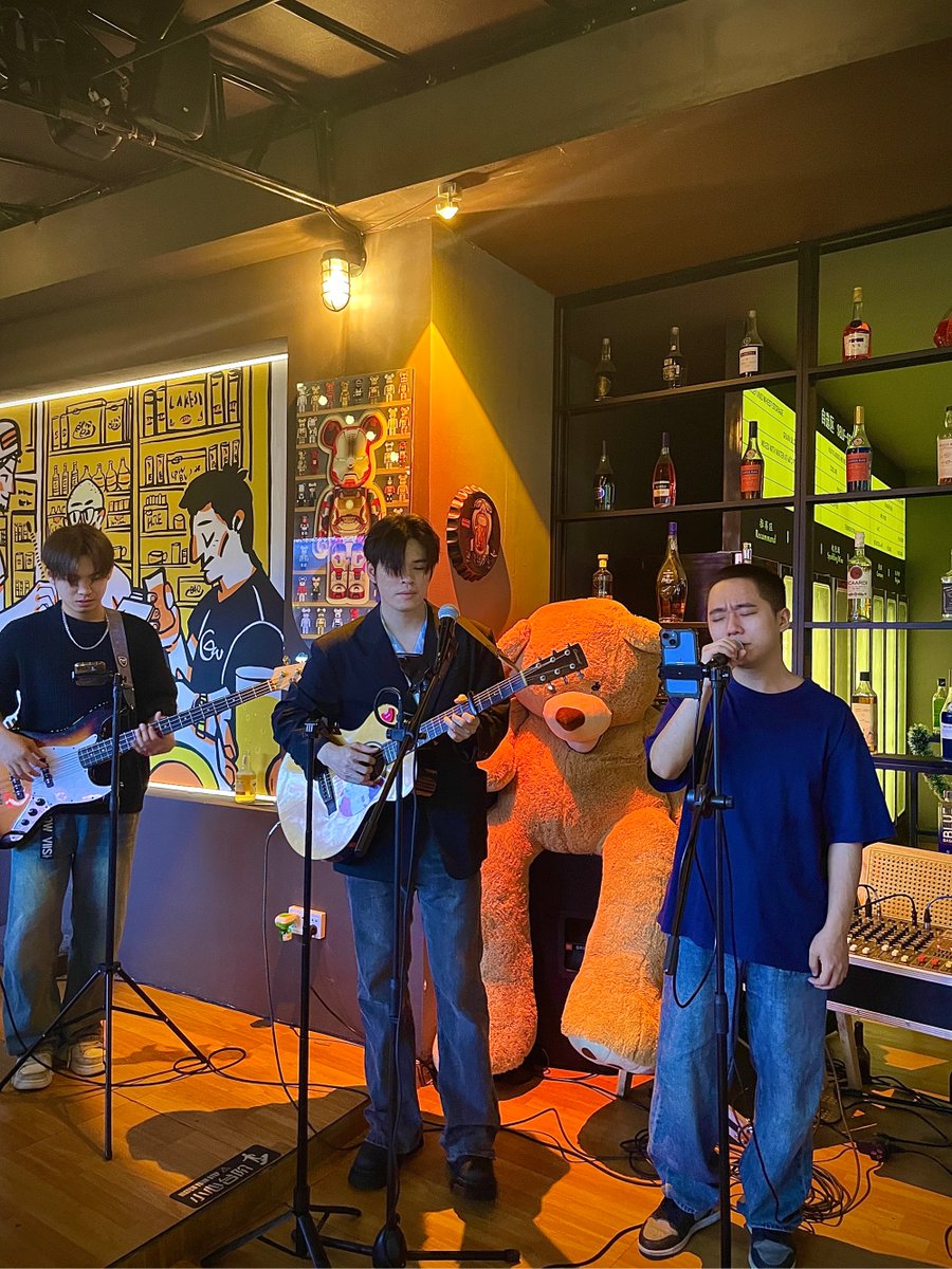 YingGeo14's tweet photo. Sing your heart out at tonight’s KTV vibe! Hot tracks, good energy, and non-stop fun waiting for you—let’s make unforgettable moments! https://t.co/crhLnoHc4G