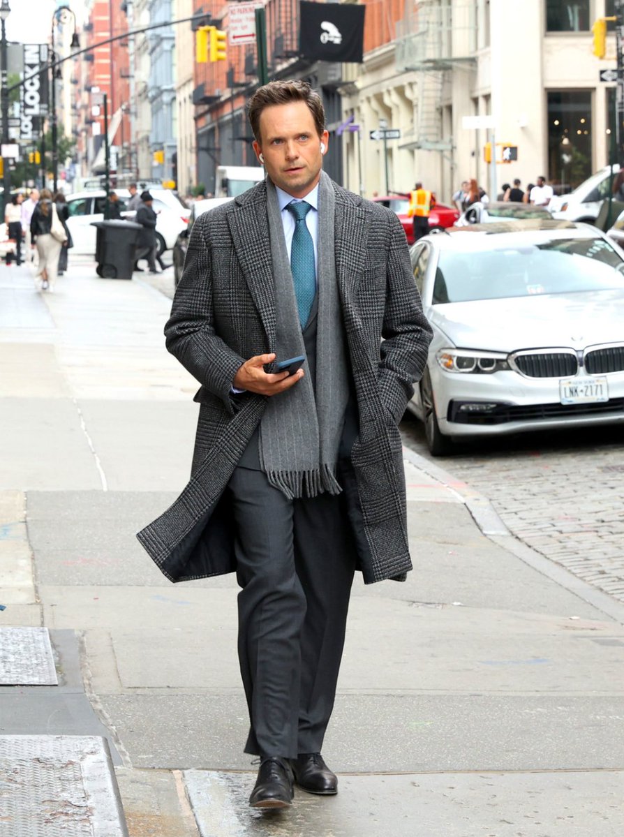 HELLOmagIndia's tweet photo. Great to see #MikeRoss back! #SUITS star #PatrickJAdams brings a little Harvey Specter nostalgia as he films #TheMadison in NYC. #HELLOIndia #HELLOMagazine https://t.co/RbmoH3xim2