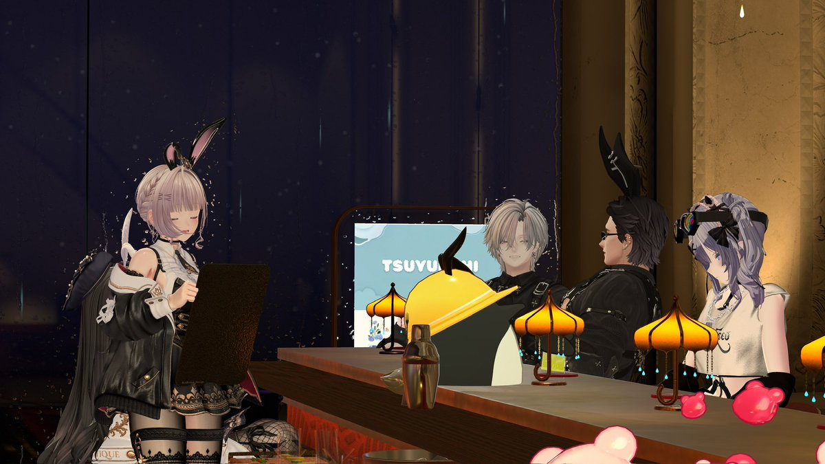 BB_yoiusagi's tweet photo. Bunny Bar -宵兎-Nocturnalにご来店いただきありがとうございました。
今回もいっぱいの来店だし、常連さんも増えつつ、新規の方も来ていただいて本当にありがとうございます。

VRC内でバグが豊富な1日でしたが、つく先の店長と入れ替わった時には大笑いしました。
@hayuatelier (文学ルナール) https://t.co/PgDePiY7NK