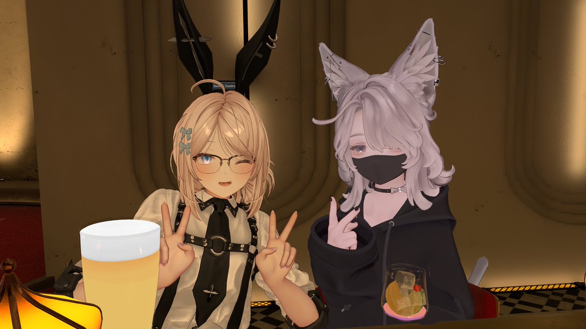 BB_yoiusagi's tweet photo. Bunny Bar -宵兎-Nocturnalにご来店いただきありがとうございました。
今回もいっぱいの来店だし、常連さんも増えつつ、新規の方も来ていただいて本当にありがとうございます。

VRC内でバグが豊富な1日でしたが、つく先の店長と入れ替わった時には大笑いしました。
@hayuatelier (文学ルナール) https://t.co/PgDePiY7NK