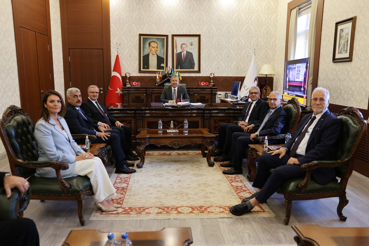 MemisKutukcu's tweet photo. OSBÜK İç Anadolu Bölge Toplantısı için geldiğimiz Eskişehir'de Sayın Valimiz Dr. Erdinç Yılmaz'ı ziyaret ettik.

Eskişehir sanayisi ve OSB'lerimizle ilgili istişarelerde bulunduğumuz Sayın Valimize ilgi ve destekleri için teşekkür ediyorum. https://t.co/a5l89O6z70