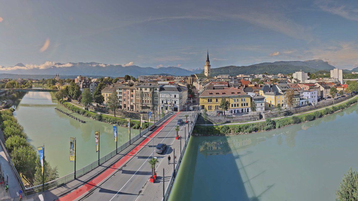 WWien10's tweet photo. ☀️ Sommerlicher Wochenstart in #Villach-Lind: Nach frischen 12,0 °C am Morgen wird es heute rasch warm. Viel Sonne, nur zeitweise Wolken und trocken. Am Nachmittag etwa 27–28 °C.
Morgen streift uns eine #Warmfront mit mehr Wolken, die Erwärmung setzt sich aber fort. 🌡️ https://t.co/tGaum1FDOm