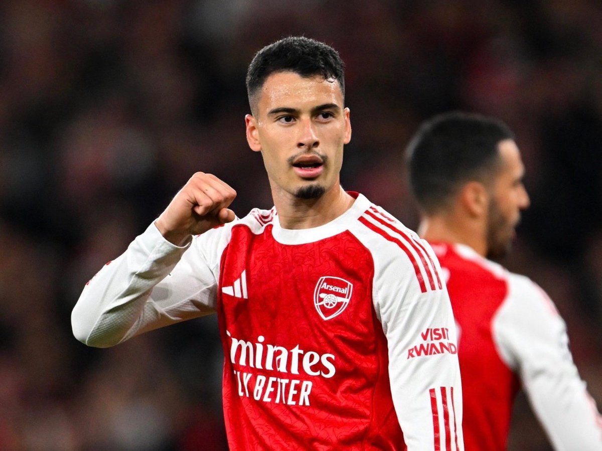 fb_pulse01's tweet photo. 🚨🔵⚪️ Al Hilal have made official club to club contact with Arsenal for Gabriel Martinelli.

Brazilian winger opens doors to Saudi Pro League side and he’s ahead of the two options Pedro Neto and Francisco Conceição. https://t.co/uLm8KIxrZi