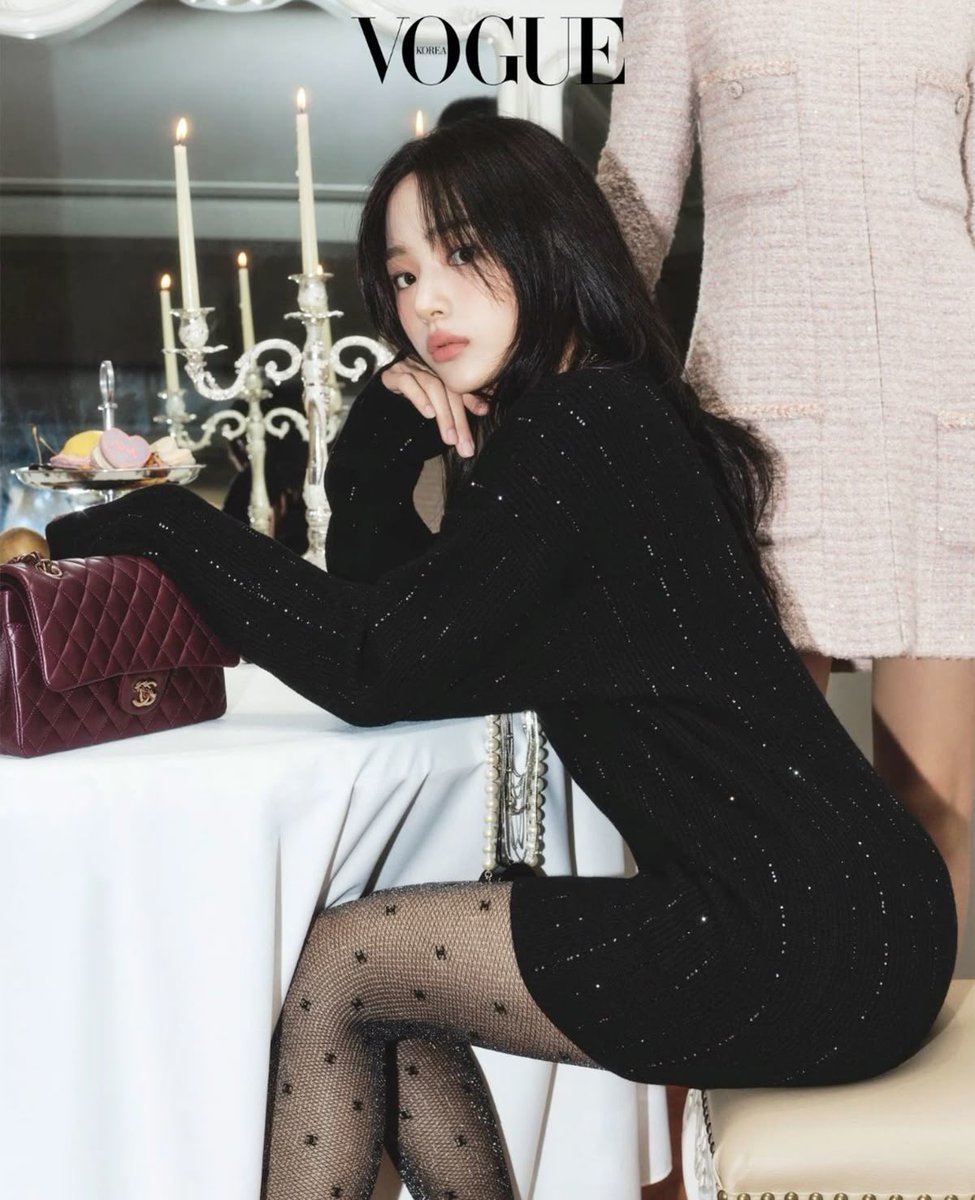 njzeve's tweet photo. vogue minji 🤤🤤🤤 https://t.co/LeBGLKuR0f
