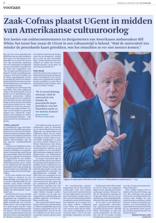TomVandendriese's tweet photo. Dit stuk is een perfecte illustratie van het eenheidsdenken en het gebrek aan zelfreflectie van de linkse culturele elite in Vlaanderen. 

Geniet even mee: 
"De Gentse universiteit lijkt de pech te hebben dat de Amerikaanse regering van het oppoken en verspreiden van de Amerikaanse cultuurstrijd richting Europa staand beleid heeft gemaakt." (...) “Je zit echt in een internationaal aangestuurde cultuuroorlog”, zegt Ignaas Devisch, professor ethiek aan de UGent."

Toen BLM in enkele dagen de oceaan overstak, waarom hoorden we toen dezelfde commentaar niet? Wat hadden wij immers met een specifiek Amerikaanse context en actualiteit te maken? 

Omdat de cultuuroorlog tegen onze manier van leven in de VS in de jaren '60 begonnen is, al lang geleden naar ons geëxporteerd is. Net zo loopt de reactie op het cultuurmarxisme in de VS jaren op ons voorop. Bijgevolg zien ze de bui hangen over wat onvermijdelijk ook hier staat te gebeuren: het omverwerpen van hun cultuurmarxistische hegemonie.

Cultuurmarxisme stelde dat om het 'onderdrukkende kapitalistisch systeem' omver te werpen, men de culturele bovenbouw moest deconstrueren en uiteindelijk vervangen door een een marxistische culturele hegemonie. Deconstructie ondermijnt de geldende orde en verzet zo de bakens, waardoor een nieuwe marxistische hegemonie/orde de leegheid invult. 

Dat gaat in stappen, maar volgens het concept van permanente revolutie. Een voorbeeld: politieke correctie werd positieve discriminatie en tenslotte woke. Of nog, vrije meningsuiting werd haatspraak om te eindigen in eenheidsdenken.

Links is geslaagd in zijn lange mars door de instellingen. Ze hebben een totale culturele hegemonie gevestigd in media, cultuur, politiek en onderwijs. De progressive pride-propaganda wordt elk jaar totaler en radicaler, het anti-blank racisme is gesystematiseerd en geïnstitutionaliseerd in zowel private als publieke sector, etc. 

De klassieke rechterzijde heeft daar nooit enig verzet tegen opgebracht, noch in de VS, noch bij ons. Maar heeft integendeel het cultuurmarxisme helemaal geïnternaliseerd en draagt het nu als een echte bekeerling fanatiek uit, zo bewijst ook de N-VA in ons land. 

De politie in het Antwerpen van Bart De Wever is letterlijk "te blank". UNIA krijgt er naast 8 miljoen euro jaarlijkse subsidie van De Wever nog een Vlaams mensenrechteninstituut aan 5 miljoen per jaar erbij. DE voorbeelden zijn eindeloos. De voorzitter van de Raad van Bestuur van de UGent (Geert Bourgeois) noch de minister van Onderwijs (Zuhal Demir) legt het cultuurmarxistisch vergif in het onderwijs niets in de weg, maar integendeel, faciliteert, subsidieert en legitimeert de cultuurmarxistische hegemonie.

De UGent is niet in een geëxporteerde cultuuroorlog verzeild geraakt, de UGent krijgt te maken met de reactie op hun cultuuroorlog die ze dachten gewonnen te hebben.