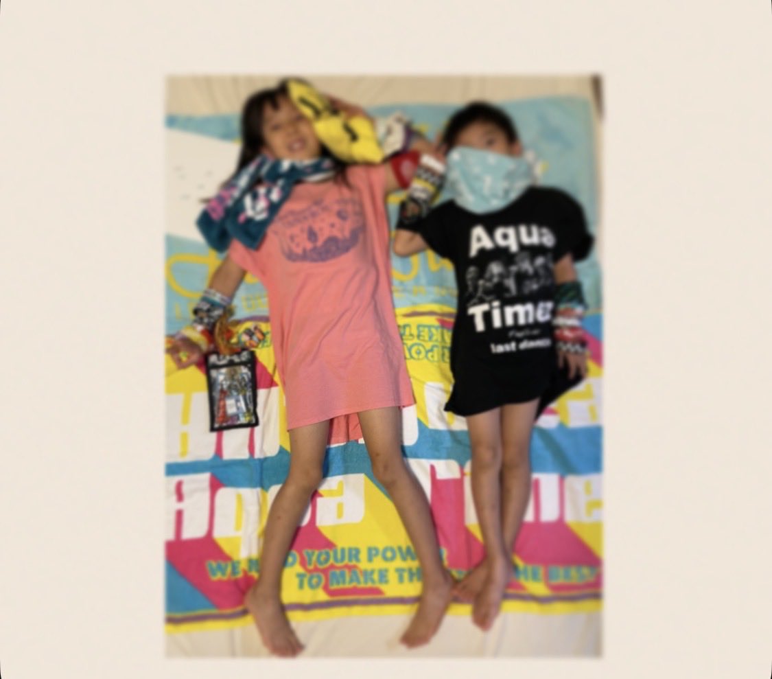 ta8241's tweet photo. #AquaTimez21th
0824記念日おめでとう🎉

成長記念撮影を始めて7年目
今日も変わらず
子どもたちとあくあの曲を口ずさむよ
花唄で聴かせるよ、この唄を愛し続けるよ

しゃがみ込む背中をさすってくれて
言葉じゃ足りないけどありがとう

＠AquaTimezStaff
#AquaTimez https://t.co/C0W3DhASMv