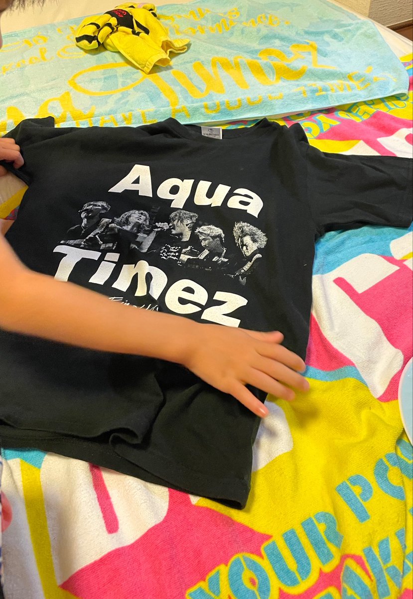 ta8241's tweet photo. #AquaTimez21th
0824記念日おめでとう🎉

成長記念撮影を始めて7年目
今日も変わらず
子どもたちとあくあの曲を口ずさむよ
花唄で聴かせるよ、この唄を愛し続けるよ

しゃがみ込む背中をさすってくれて
言葉じゃ足りないけどありがとう

＠AquaTimezStaff
#AquaTimez https://t.co/C0W3DhASMv
