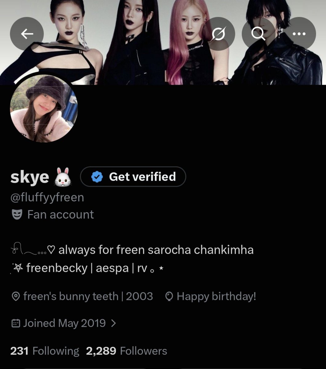 fluffyyfreen's tweet photo. where are my balloons :(( 🎈🎈🎈🙄 https://t.co/JsAvVecc61