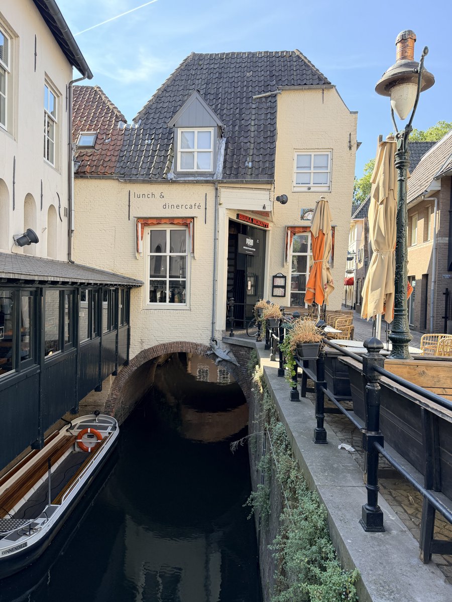 RobKoster's tweet photo. Een prachtige tocht in Den Bosch over de #Binnendieze gemaakt. https://t.co/MjJykZjIBT