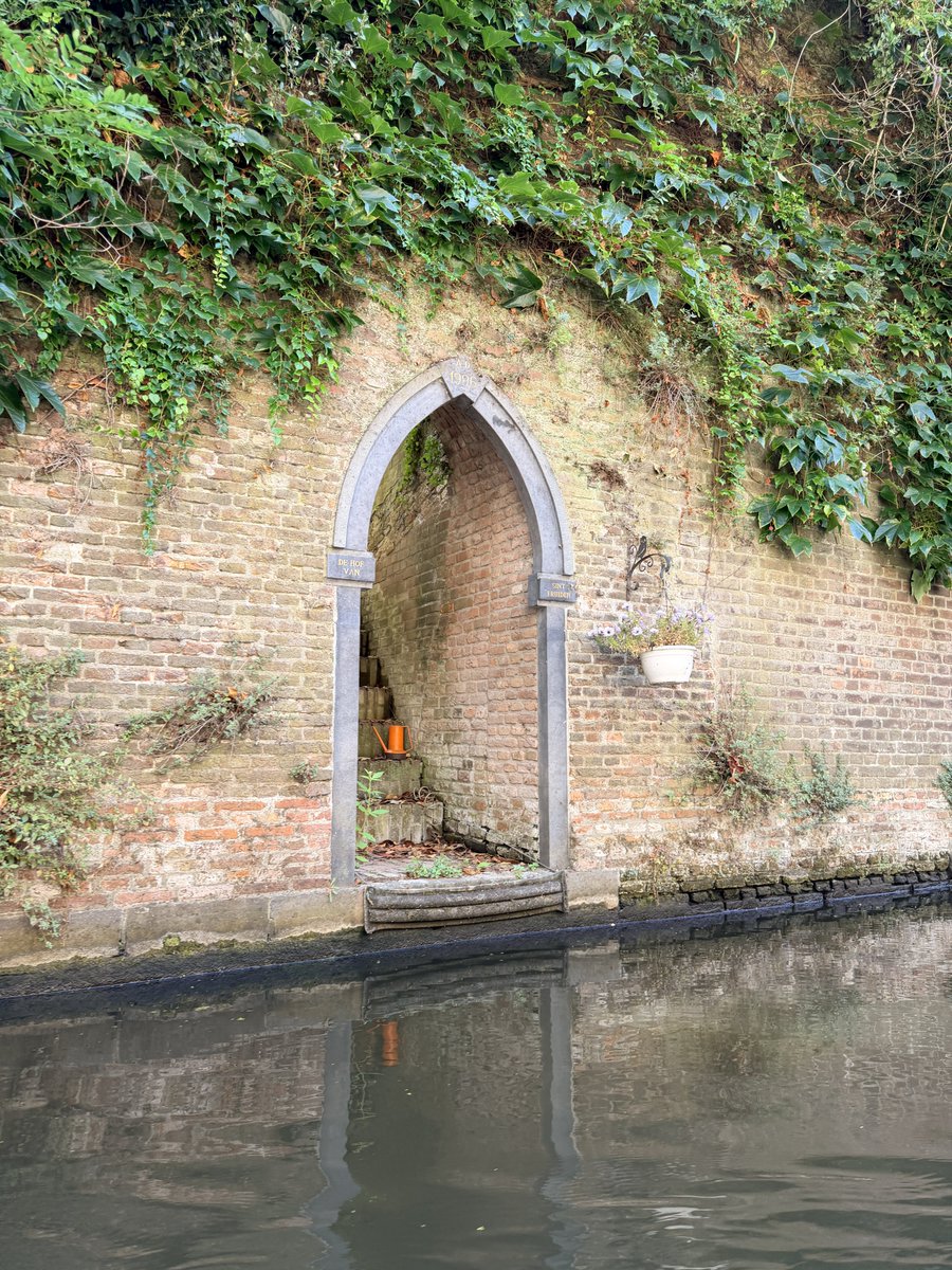 RobKoster's tweet photo. Een prachtige tocht in Den Bosch over de #Binnendieze gemaakt. https://t.co/MjJykZjIBT