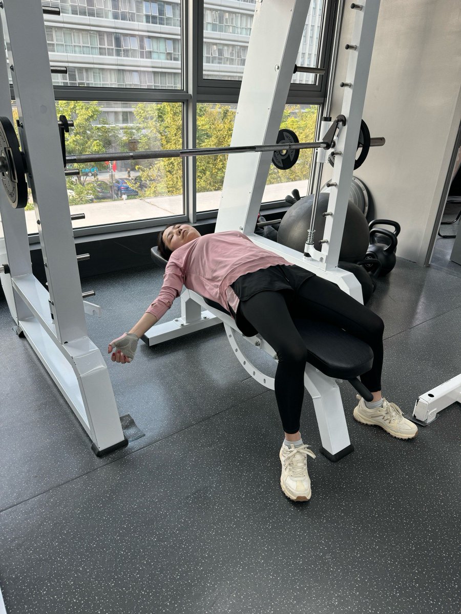 Yoelin95's tweet photo. Just finished a tough workout and my legs are screaming but the post-exercise endorphins are hitting so hard I’m grinning like an idiot. Pure, messy, happy tired energy right here. https://t.co/gDTFncIwR8