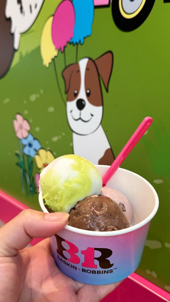 h_0613's tweet photo. 暑い暑い……
財布からドォーン👛
サーティワン🍨行くぜ*( 'ω' )و https://t.co/tuWsDjITlG