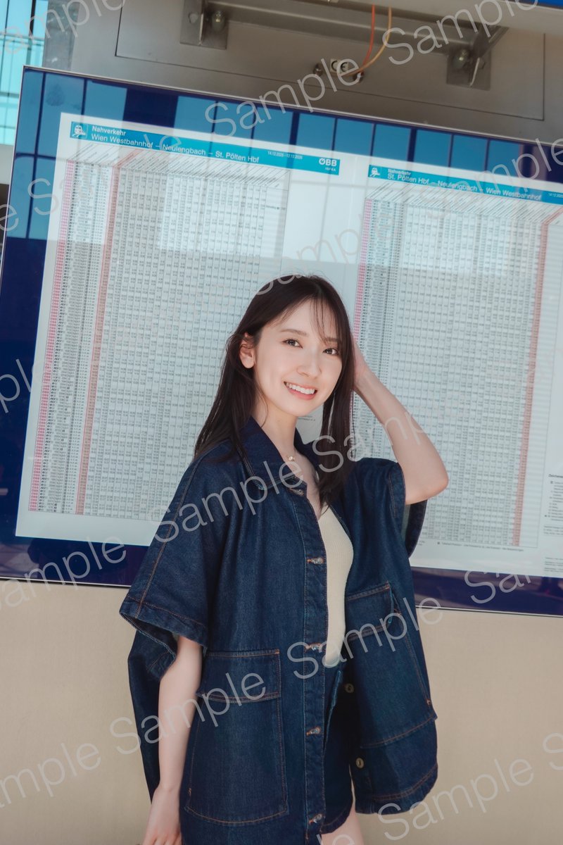 ク*ー様 ひな図書 サイン入りポスター 金村美玖(うさぎ) Amazon.co.jp