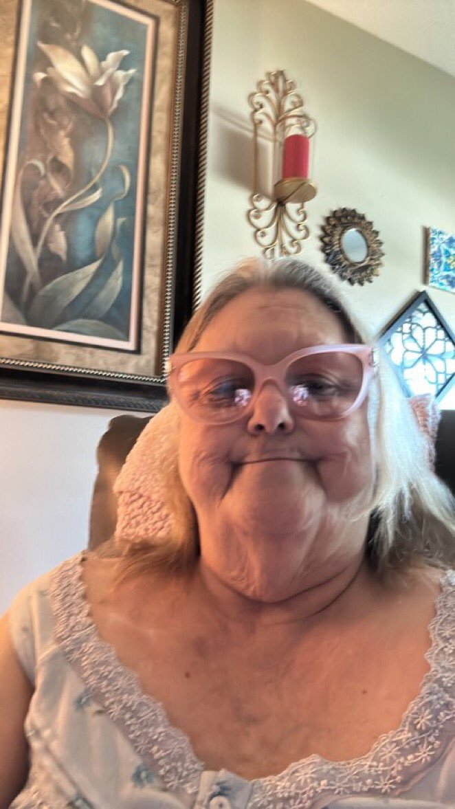 grandgreene1955's tweet photo. Hello 👋 can we chat ?? https://t.co/Yl6Zysvu0P