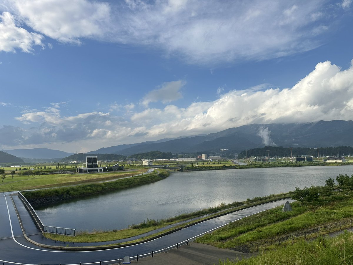 Kansyahonto2's tweet photo. 虹
雲
松
青空
雨上がり
海
山、木、緑
沼、橋
遺構 https://t.co/06HX0iQFCG