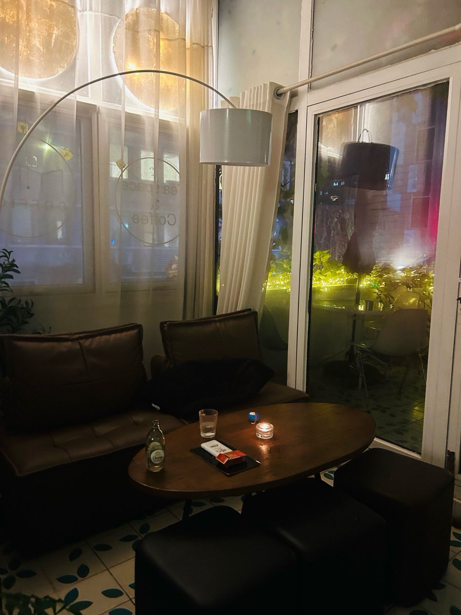 softt110422's tweet photo. [Just finished my late-night work, sipping warm milk on the windowsill—suddenly realized small quiet moments are the hidden happiness I’ve been looking for today. ]， https://t.co/feMMAtBmhc