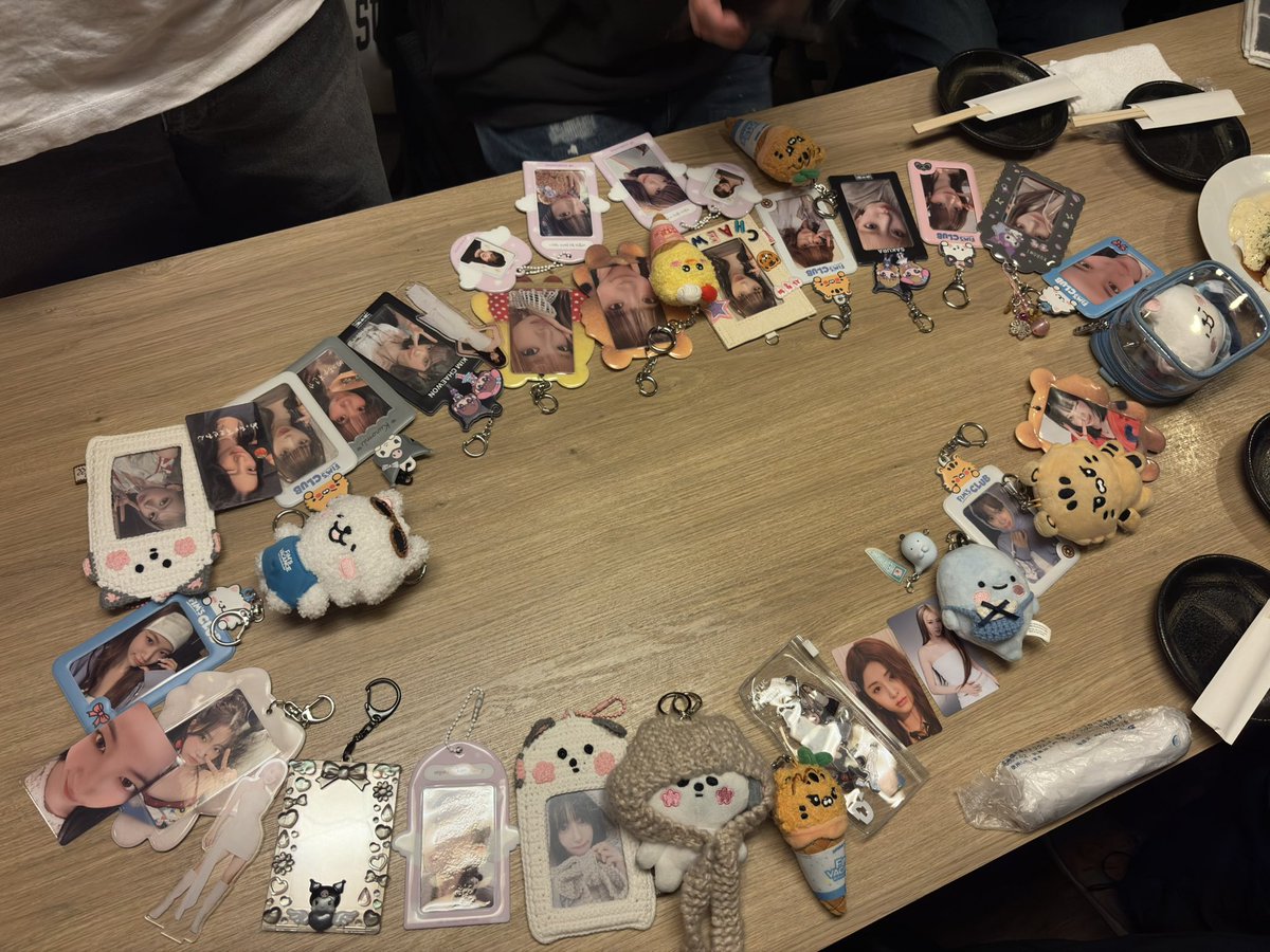 nori___0502's tweet photo. 大阪オフイベお会いしていただいた方、ソンムルくださった方ありがとうございました〜🫶🏻
無事地元に帰り着きました！
次は福岡公演でお会いできる方お会いしましょう🥰 https://t.co/js8GGzMFzG