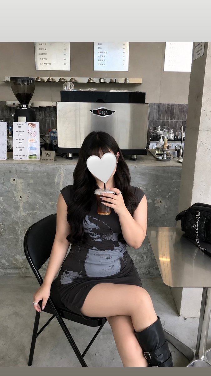 soa___s2's tweet photo. 60kg→40kg台になりたい女性はこれして

・朝起きたら白湯かコーヒー
・今日から2食できれば1食
・毎日1時間は必ず歩く事
・水を1日2リットル以上飲む
・パン/麺は絶対に食べない事
・肉魚卵を中心に食べる事
・腹筋/腕立て/スクワットをする事
・夜更かしせずに8時間寝る事

40kg台になると女は輝く https://t.co/YwJNsOohig