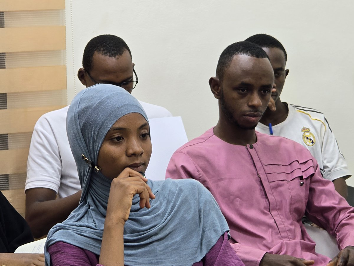 ODCGuinee's tweet photo. Les ambitions ne se réalisent pas seules. Elles se construisent avec de la détermination, de la persévérance et l'envie d'apprendre.

Cette semaine, faites un pas de plus vers vos objectifs.

Excellente semaine à toutes et à tous ! 

 #OrangeDigitalCenter https://t.co/27eyBTazhj