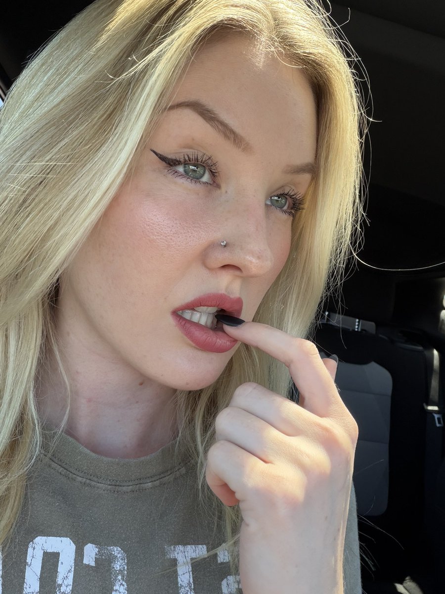 lexiimode's tweet photo. 20 min makeup, thx 🤍⭐️ https://t.co/jNmrbaEhCr