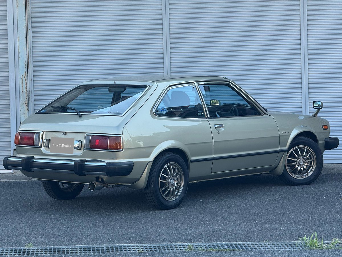 EverSpirit1986's tweet photo. 【New Stock】@滋賀 

1978年
ホンダ アコード ハッチバック【B-SJ"改"】

🌟エンジン&amp;ミッション載せ替え公認車🌟

弊社で初入庫の所謂"レストモッド"

見た目は昭和生まれの初代アコード、でも中身は2代目フィット🇯🇵
エアコン等快適装備も含めての移植なのが💮

お買い求めやすく149.8万円にて💸 https://t.co/dzhTXSrhGS