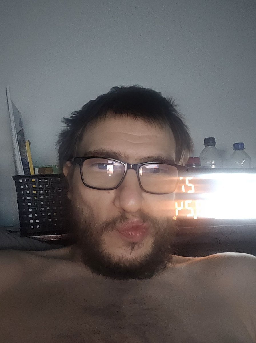 MaximilianIsaa1's tweet photo. How  girl living in  my apartment  19951 Headwaters Blvd N, Forest Lake, MN 55025 text me https://t.co/0db0CRiIqj