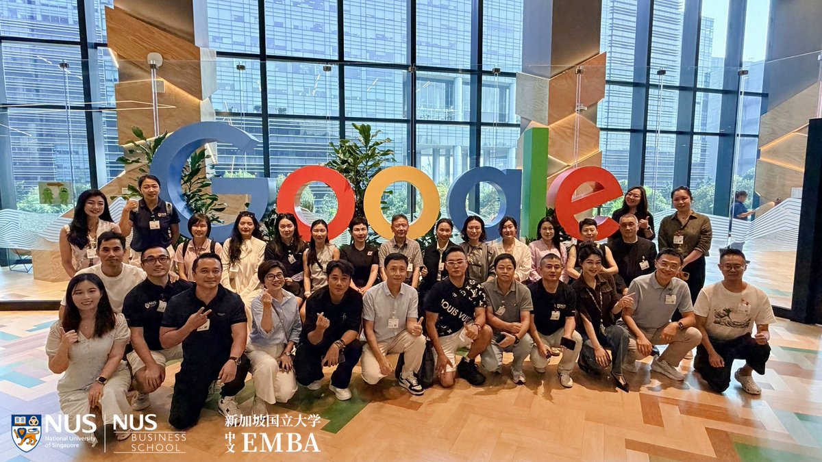 nusembac's tweet photo. 🌏 NUS NEXUS｜走进Google，洞见AI驱动的全球增长

8月21日，NUS NEXUS新国大中文EMBA社群全球游学系列活动首站走进Google新加坡，近40名校友齐聚Google亚太总部，围绕东南亚数字经济、全球化增长、AI创新与企业实践展开深度交流。

🤖 Google相关业务负责人及技术专家围绕东南亚市场机遇、全链路生态、人工智能技术趋势、企业级智能体应用、人工智能合规体系及创新文化等主题，分享前沿洞察。校友们还通过午餐交流与总部参访，近距离感受Google的创新实践。

🌍 NUS NEXUS持续连接全球领先企业、前沿商业实践与新国大校友网络，打造跨地域、跨行业的高质量终身学习平台，助力校友拓宽全球视野，共探未来增长。
✨ 感谢各位嘉宾的精彩分享！

#新加坡国立大学 #新国大中文EMBA #商学院 #亚洲第一商学院 #中文EMBA #NUSNEXUS #谷歌新加坡 #人工智能创新 #全球化增长 #企业创新

🌏 NUS NEXUS | Exploring AI-Driven Global Growth at Google

On 21 August, nearly 40 NUS EMBA Chinese alumni gathered at Google's Asia-Pacific headquarters in Singapore for the inaugural NUS NEXUS Global Learning Journey.

🤖 Google's business and technology leaders shared perspectives on Southeast Asia's digital economy, AI-driven growth, enterprise AI agents, Responsible AI and innovation culture. The conversations highlighted a clear takeaway: sustainable growth requires more than adopting new technologies, it calls for strategic clarity, responsible implementation and a strong understanding of local markets.

🌍 Through access to leading global organisations and frontier business thinking, NUS NEXUS connects the NUS alumni community with ideas and practices shaping the future of business.

✨ A heartfelt thank you to all our guest speakers for so generously sharing their insights and perspectives with our alumni community.

#NUSBusinessSchool #NUS #EMBA #NUSEMBA #NUSEMBAChinese #ExecutiveMBA #LeadingFromAsia #NUSBIZAlum #NUSNEXUS #GoogleSingapore #AIInnovation #GlobalGrowth #BusinessInnovation