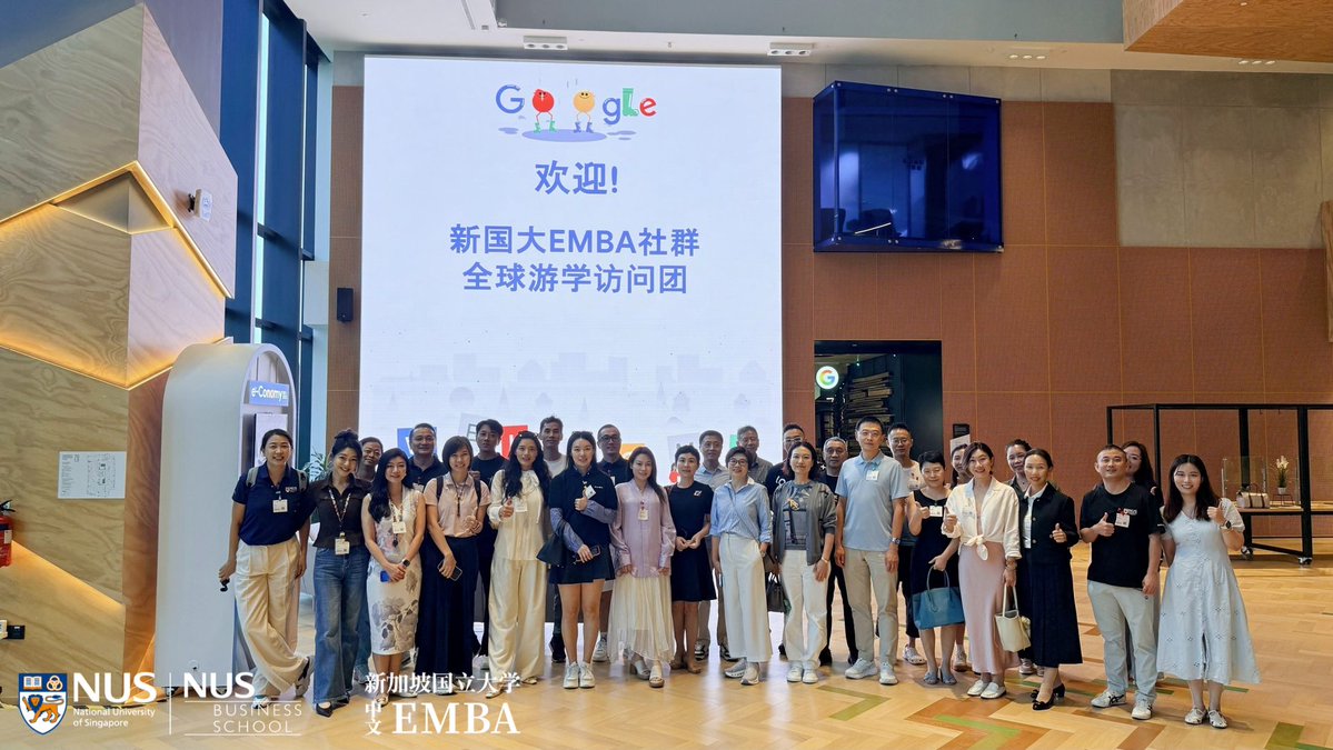 nusembac's tweet photo. 🌏 NUS NEXUS｜走进Google，洞见AI驱动的全球增长

8月21日，NUS NEXUS新国大中文EMBA社群全球游学系列活动首站走进Google新加坡，近40名校友齐聚Google亚太总部，围绕东南亚数字经济、全球化增长、AI创新与企业实践展开深度交流。

🤖 Google相关业务负责人及技术专家围绕东南亚市场机遇、全链路生态、人工智能技术趋势、企业级智能体应用、人工智能合规体系及创新文化等主题，分享前沿洞察。校友们还通过午餐交流与总部参访，近距离感受Google的创新实践。

🌍 NUS NEXUS持续连接全球领先企业、前沿商业实践与新国大校友网络，打造跨地域、跨行业的高质量终身学习平台，助力校友拓宽全球视野，共探未来增长。
✨ 感谢各位嘉宾的精彩分享！

#新加坡国立大学 #新国大中文EMBA #商学院 #亚洲第一商学院 #中文EMBA #NUSNEXUS #谷歌新加坡 #人工智能创新 #全球化增长 #企业创新

🌏 NUS NEXUS | Exploring AI-Driven Global Growth at Google

On 21 August, nearly 40 NUS EMBA Chinese alumni gathered at Google's Asia-Pacific headquarters in Singapore for the inaugural NUS NEXUS Global Learning Journey.

🤖 Google's business and technology leaders shared perspectives on Southeast Asia's digital economy, AI-driven growth, enterprise AI agents, Responsible AI and innovation culture. The conversations highlighted a clear takeaway: sustainable growth requires more than adopting new technologies, it calls for strategic clarity, responsible implementation and a strong understanding of local markets.

🌍 Through access to leading global organisations and frontier business thinking, NUS NEXUS connects the NUS alumni community with ideas and practices shaping the future of business.

✨ A heartfelt thank you to all our guest speakers for so generously sharing their insights and perspectives with our alumni community.

#NUSBusinessSchool #NUS #EMBA #NUSEMBA #NUSEMBAChinese #ExecutiveMBA #LeadingFromAsia #NUSBIZAlum #NUSNEXUS #GoogleSingapore #AIInnovation #GlobalGrowth #BusinessInnovation