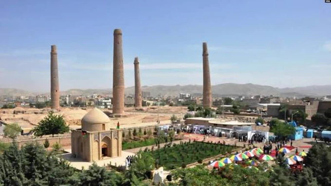 طالبان در هرات زنان و دختران را با وجود حجاب بازداشت کرد