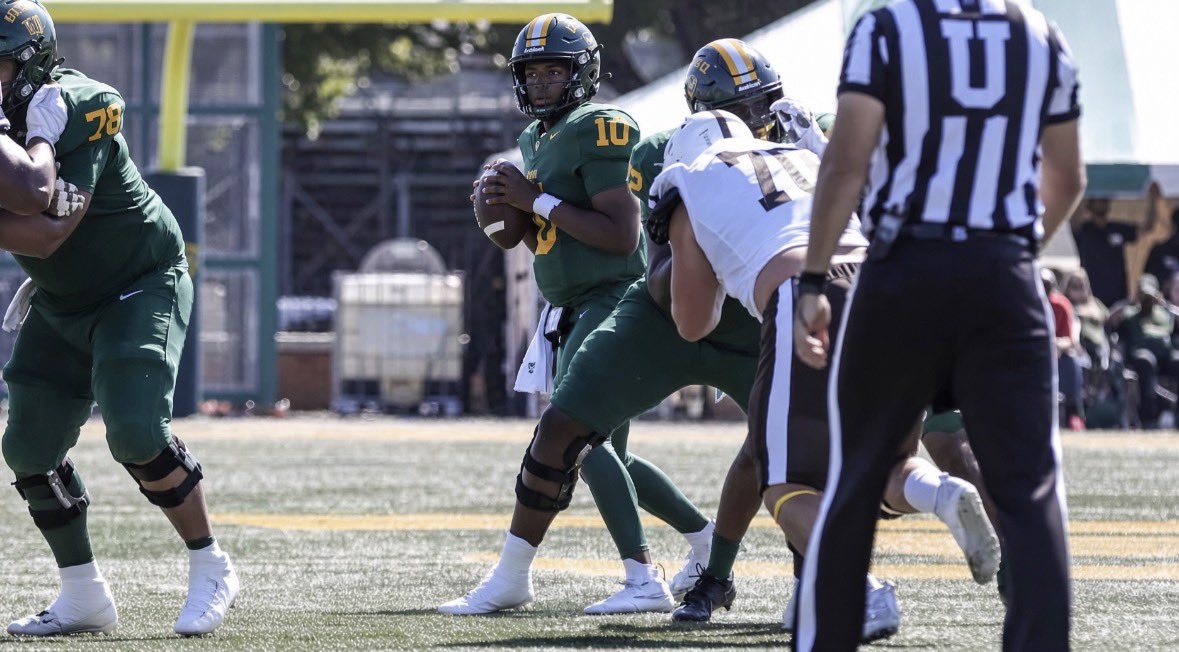 TerrenceIsaac1's tweet photo. 10 days until kickoff! https://t.co/YzuTCITTbs