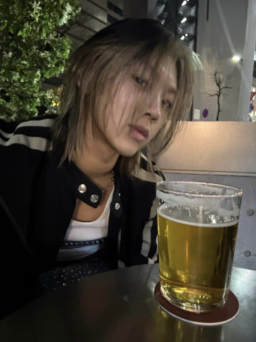 xesuosn's tweet photo. 사실 저는 이때 머리를 제일 좋아합니다...
뭐든 이쁘긴한데 다시 염색 해주면 조켓당 ~ https://t.co/uecCgDjkXN
