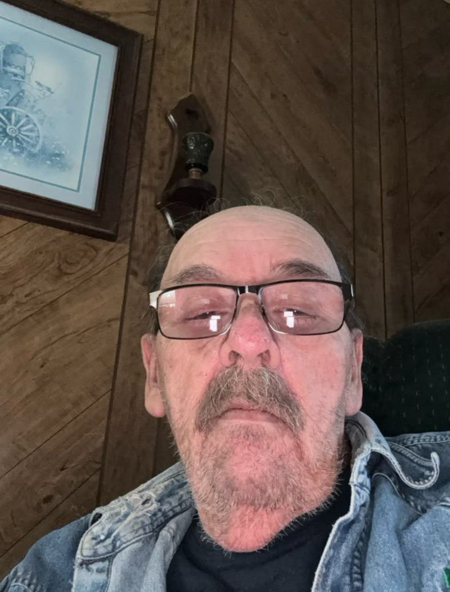novaskely3's tweet photo. Looking cute 😍 please be honest, and if you think you can spend the rest of your life with me send me your number so I message you directly https://t.co/tj66h92z7O