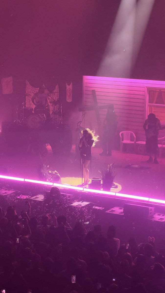 luvsignals's tweet photo. oh slayyyter i love you 💗 https://t.co/rnFdTup80r