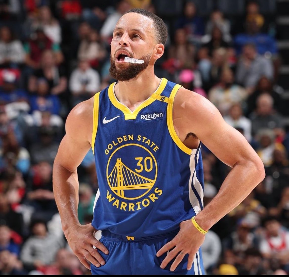 pisounalinha's tweet photo. Os 25 maiores salários por POSIÇÃO na NBA de 2026/27!

PG’s:
- Stephen Curry (GSW) - $62.5M
- Cade Cunningham (DET) - $50.1M
- Jamal Murray (DEN) - $50.1M
- Luka Doncic (LAL) - $49.4M
- Trae Young (WAS) - $49.4M

- De’Aaron Fox (SAS) - $49.4M
- Tyrese Haliburton (IND) - $48.9M
- Ja Morant (POR) - $42.1M
- Darius Garland (LAC) - $42.1M
- Shai Gilgeous-Alexander (OKC) - $40.8M

- LaMelo Ball (MIN) - $40.7M
- Tyrese Maxey (PHI) - $40.7M
- Kyrie Irving (DAL) - $39.4M
- Jalen Brunson (NYK) - $37.7M
- Dejounte Murray (NOP) - $32.7M

- Immanuel Quickley (TOR) - $32.5M
- Jalen Suggs (ORL) - $32.4M
- James Harden (CLE) - $29.9M (projeção)
- Coby White (CHA) - $26.8M
- Josh Giddey (CHI) - $25M

- Fred VanVleet (HOU) - $25M
- CJ McCollum (ATL) - $21M
- Dennis Schröder (CHA) - $14.8M
- Scoot Henderson (POR) - $13.5M
- Damian Lillard (POR) - $13.3M

SG’s:
- Devin Booker (PHX) - $57M
- Donovan Mitchell (CLE) - $50.1M
- Anthony Edwards (MIN) - $48.9M
-  Zach LaVine (SAC) - $48.9M
- Austin Reaves (LAL) - $41.2M

- Desmond Bane (ORL) - $39.4M
- Jalen Green (PHX) - $36.2M
- Jrue Holiday (POR) - $34.8M
- Jordan Poole (NOP) - $34M
- Mikal Bridges (NYK) - $33.4M

- Tyler Herro (MIL) - $33M
- Derrick White (BOS) - $30.3M
- RJ Barrett (TOR) - $29.6M
- Dyson Daniels (ATL) - $25M
- Christian Braun (DEN) - $21.5M

- Norman Powell (CHI) - $21.5M
- Malik Monk (SAC) - $20.1M
- Shaedon Sharpe (POR) - $20M
- Andrew Nembhard (IND) - $19.5M
- Alex Caruso (OKC) - $19.5M

- Ayo Dosunmu (MIN) - $19.3M
- Grayson Allen (CHA) - $18.1M
- Max Strus (LAC) - $16.6M
- Duncan Robinson (DET) - $15.9M
- Terance Mann (BRK) - $15.5M

SF’s:
- Jaylen Brown (PHI) - $57.7M
- Jimmy Butler (GSW) - $56.8M
- Paul George (BOS) - $54.1M
- Kawhi Leonard (TOR) - $50.3M
- Lauri Markkanen (UTA) - $46.1M

- Kevin Durant (HOU) - $43.9M
- Franz Wagner (ORL) - $41.7M
- Jalen Williams (OKC) - $41.2M
- Michael Porter Jr (BRK) - $40.8M
- Brandon Ingram (LAC) - $40M

- Jerami Grant (MEM) - $34.2M
- Andrew Wiggins (MIA) - $30.1M
- Devin Vassell (SAS) - $27.5M
- Trey Murphy III (NOP) - $27M
- Jaden McDaniels (MIN) - $26.2M

- De’Andre Hunter (SAC) - $24.9M
- Cam Johnson (DEN) - $23M
- Josh Hart (NYK) - $20.9M
- Dillon Brooks (PHX) - $20.9M
- Peyton Watson (CLE) - $20.4M

- Keldon Johnson (SAS) - $18M
- Lu Dort (ATL) - $17.7M
- Brandon Miller (CHA) - $15.1M
- Herb Jones (NOP) - $14.8M
- AJ Dybantsa (WAS) - $14.7M

PF’s:
- Giannis Antetokounmpo (MIA) - $58.4M
- Jayson Tatum (BOS) - $58.4M
- Anthony Davis (WAS) - $58.4M
- Evan Mobley (CLE) - $50.1M
- Jaren Jackson Jr (UTA) - $49.5M

- Pascal Siakam (IND) - $48.9M
- OG Anunoby (NYK) - $42.5M
- Zion Williamson (NOP) - $42.1M
- Scottie Barnes (TOR) - $41.7M
- Paolo Banchero (ORL) - $41.2M

- Julius Randle (BRK) - $33.3M
- Aaron Gordon (DEN) - $31.9M
- Jalen Johnson (ATL) - $30M
- Draymond Green (GSW) - $27.6M
- Keegan Murray (SAC) - $24.1M

- Jabari Smith Jr (HOU) - $23.6M
- Naz Reid (CHA) - $23.2M
- Miles Bridges (PHX) - $22.8M
- Kyle Kuzma (MIL) - $20.4M
- P.J Washington (DAL) - $19.8M

- Toumani Câmara (POR) - $18M
- Patrick Williams (CHI) - $18M
- John Collins (DET) - $17M
- Santi Aldama (DAL) - $17M
- Nikola Jovic (MIA) - $16.2M

C’s:
- Nikola Jokic (DEN) - $59M
- Joel Embiid (PHI) - $57.9M
- Karl-Anthony Towns (NYK) - $57M
- Bam Adebayo (MIA) - $49.4M
- Domantas Sabonis (SAC) - $45.4M

- Chet Holmgren (OKC) - $41.2M
- Rudy Gobert (MIN) - $36.5M
- Alperen Sengun (HOU) - $35.6M
- Walker Kessler (LAL) - $30.1M
- Jarrett Allen (CLE) - $28M

- Myles Turner (MIL) - $26.5M
- Nic Claxton (CHI) - $23.3M
- Isaiah Hartenstein (OKC) - $23.1M
- Ivica Zubac (IND) - $20.3M
- Kristaps Porzingis (GSW) - $20M

- Jakob Poeltl (TOR) - $19.5M
- Wendell Carter Jr (ORL) - $18.1M
- Daniel Gafford (DAL) - $17.2M
- Victor Wembanyama (SAS) - $16.8M
- Onyeka Okongwu (ATL) - $16.1M

- Mitchell Robinson (BOS) - $15M
- Isaiah Stewart (MEM) - $15M
- Bobby Portis (MIA) - $14.5M
- Jock Landale (ATL) - $14.1M
- Robert Williams III (POR) - $14M