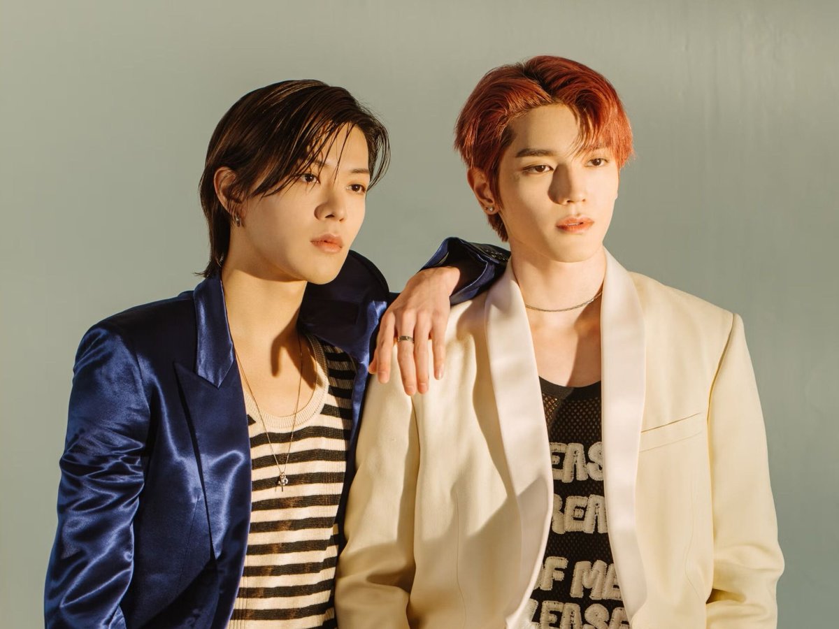 ellejapan's tweet photo. #NCT127 が7thフルアルバム『#BLINGY』をリリースし、約2年ぶりにカムバック🎉　2022年5月号のELLEMENに登場した、#テヨン＆#ユウタ の撮影舞台裏ショットを振り返り💚✨
#NCT127_BLINGY #TAEYONG #YUTA

▼記事はこちら
https://t.co/awvSYfXhM6 https://t.co/y66AuCoP7x