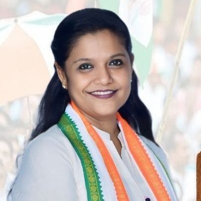 Madeshjournali1's tweet photo. காங்கிரஸ் கட்சியால் தான் திமுகவுக்கு இத்தனை MP, MLA க்கள் கிடைச்சதாம்...

அதுவும் ராகுல் நடத்திய பாரத் ஜோடோ யாத்திரை தான் காரணம்ன்னு @TharahaiC மேடம் High Pitch ல பேசறாங்க... பாரத் ஜோடோ தமிழ்நாட்டில் நடக்கவே இல்லையின்னு மேடமுக்கு சொல்லுங்கப்பா 😂

தமிழ்நாட்டில் Mortuary ல இருந்த கட்சி உங்க கட்சி...அதை தூக்கிட்டு சுத்தன திமுகவுக்கு இதுவும் தேவை...இன்னமும் தேவைதான்✍️