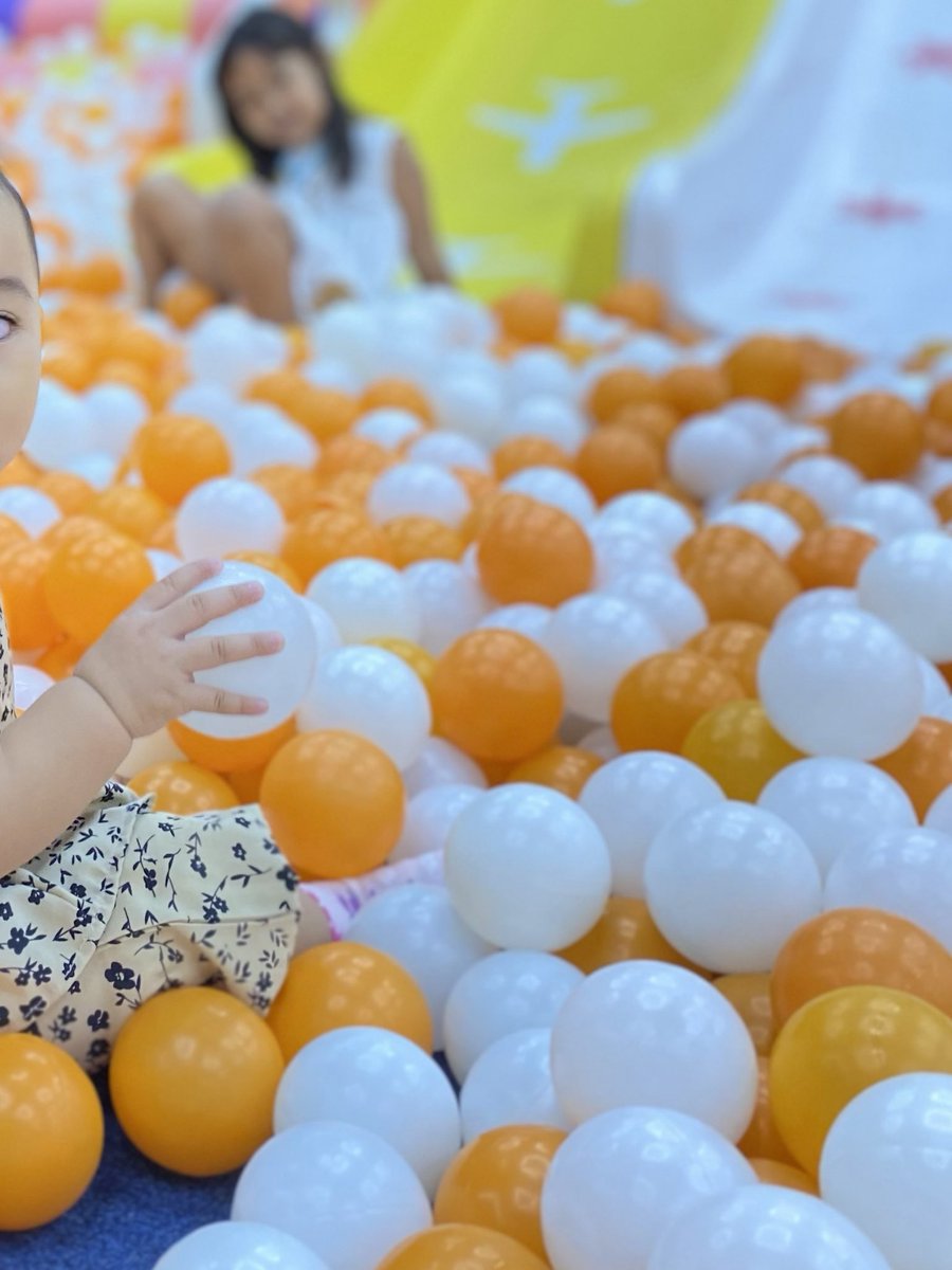LYNNapet's tweet photo. Today’s mood: PLAY!🛝🎠 https://t.co/ewb2os7HJy