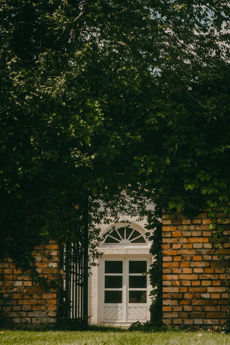 coenatolin's tweet photo. Same doors, same paths, new stories to write. https://t.co/s041omvyty