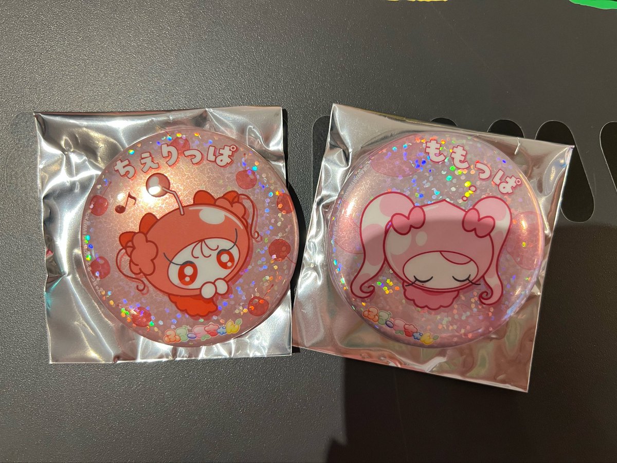 karirin_daisy's tweet photo. ふるーつちゃんホログラムランダム缶バッチ
譲)ちぇりっぱ・ももっぱ
求)めろっぱ・べりっぱ

本日原宿・渋谷におります！
お心当たりある方、ご連絡お待ちしています！
#ふるっぱー交換 https://t.co/GGFFSQoi9m