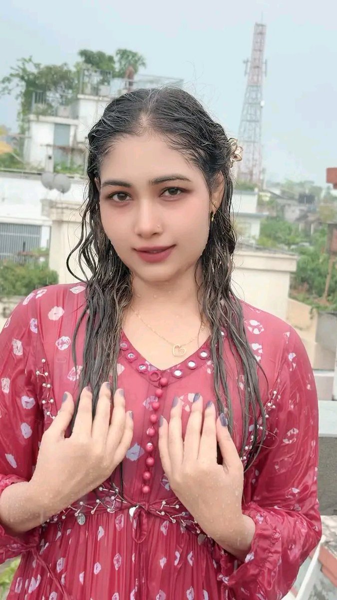 MimAkter572's tweet photo. বৃষ্টিতে ভিজেছি ভিজা কাপড়ে কেমন লাগছে আমাকে দেখতে বলো। https://t.co/x3Xe8Nvfpl