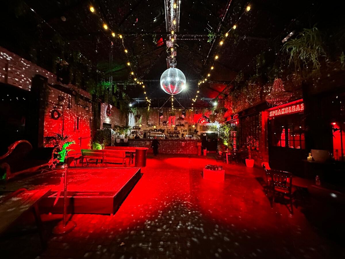 HireSpace's tweet photo. Party venues don't come much cooler than Electrowerkz. Historic Victorian spaces meet industrial nightclub vibes in Angel, Islington. Up to 1550 capacity. https://t.co/4WoriGIpR7 #VenueOfTheWeek #EventProfs #HireSpace https://t.co/yESHDGFk8F
