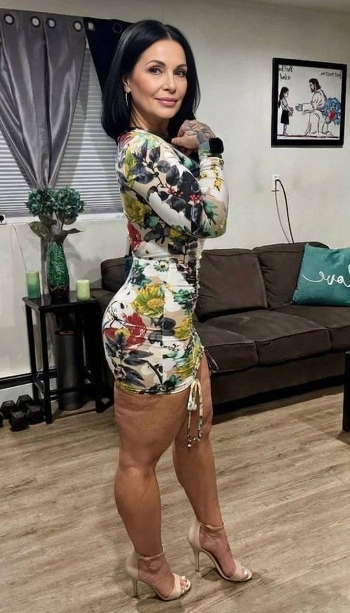 Seniordating70's tweet photo. https://t.co/gaQTaEiEFz I’m not waiting around for Prince Charming. But if a funny, kind, emotionally mature man happens to show up with dinner reservations, I’ll hear him out. #Dating #SingleWomen #DatingOver50 #Relationships https://t.co/FZnCZ4Awd5