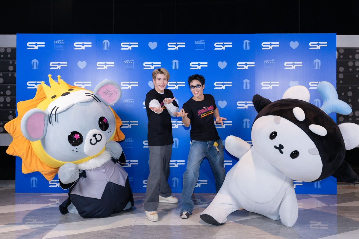 mineyoursspace's tweet photo. Tbh, this event is my dream as a fan of @Tawan_V &amp; @tawattannn . I'm a fan of 2 clumsy guys, but they're still handsome! 😆😘 I hope, one day I can come and see you guys at an event like this.

Ikan paus, ikan hiu. ILoveYou two! 💙
#Tawan_V #Fourthnattawat 
#SFxFourthLookkhunnoo https://t.co/47iFVcjR0e