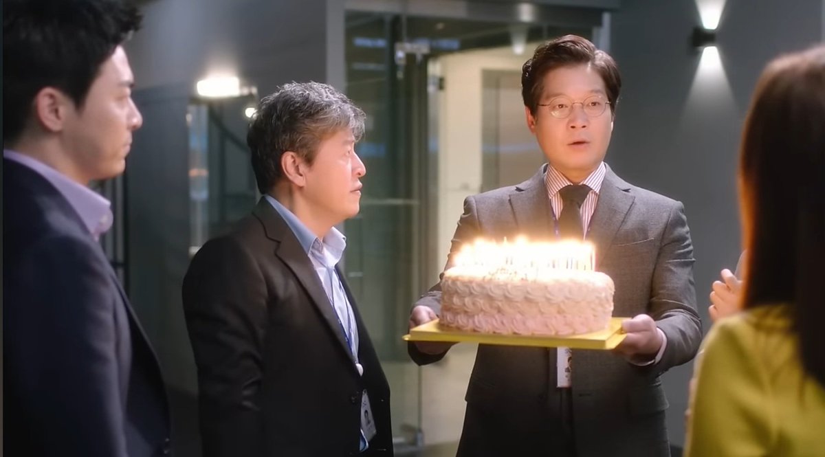 sunmtempo's tweet photo. 아니!!!나의 인생드 나의 또드 질투의화신이 10주년이라니 미친케이크 들고 축하의 시간을 갖겠습니다아아!! https://t.co/N9o7mRTp1W