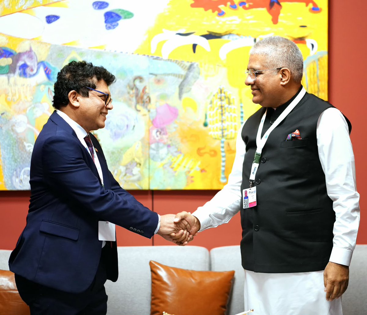 byadavbjp's tweet photo. Met with Dr Dammika Patabendi, M.P. Minister of Environment, Government of Sri Lanka, on the sidelines of the ongoing @UNCCD COP17 in Ulaanbaatar, Mongolia today.

We spoke on a range of issues with particular focus on wildlife conservations, emphasising the need to preserve our elephants and further strengthen our bilateral cooperation on mitigation and adaptation aspects of climate change.

We also spoke on capacity building and knowledge exchange in the area of forestry and wildlife conservation.

#UNCCDCOP17