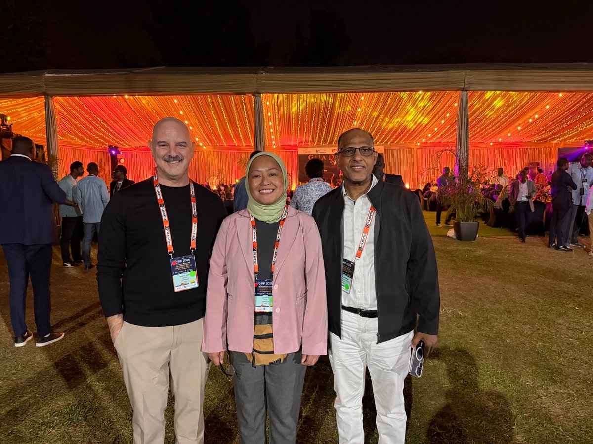 ripencc's tweet photo. We had a great time at the African Peering & Interconnection Forum (#AfPIF) last week! π
Learn more about RIPE Atlas π
https://t.co/X5dzWPUBYy
Photo credit: African IXP Association (AFIX) / African Peering & Interconnection Forum (AfPIF) https://t.co/osrkcEeDm3