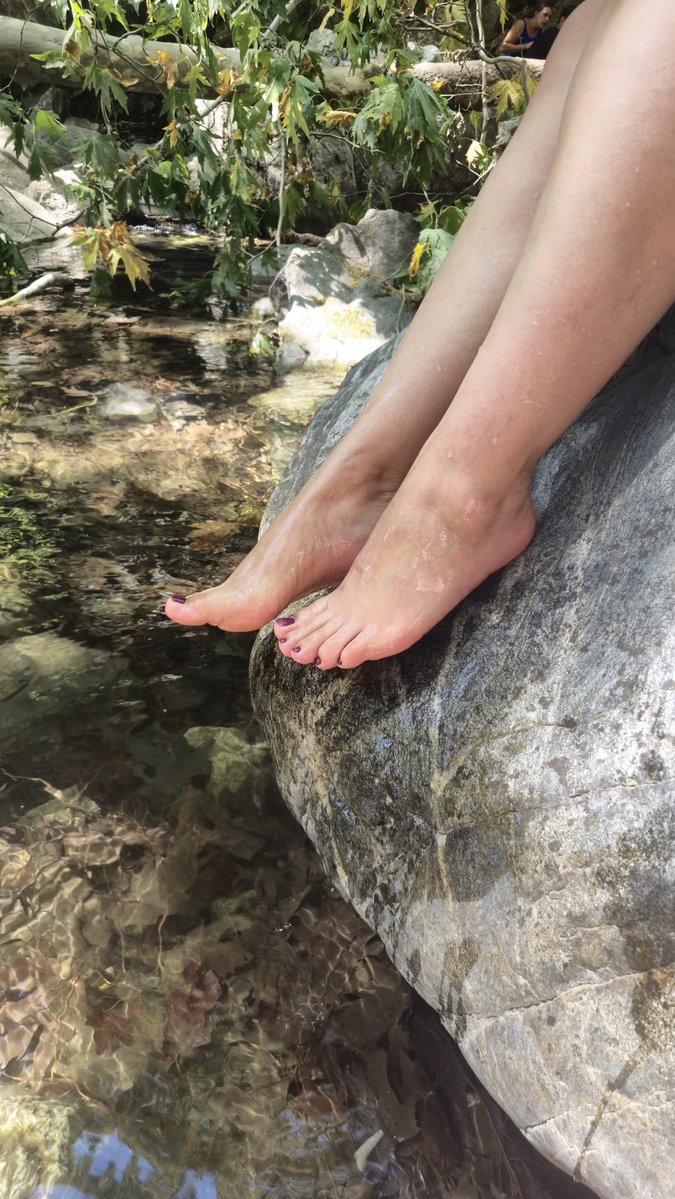 MSIDIL_2323's tweet photo. Eskişehir e geri döndüm. 

Kendini tanıt ve cevap vermemi bekle. 

#sahibe #mistress #bdsm #femdom #findom #footfetish #slave #finansalkole https://t.co/r8A2NGbFes