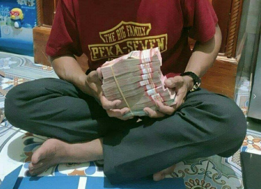 goujles's tweet photo. Sedikit keberanian bisa bikin malam jadi lebih menarik… klik 𝐕𝐄𝐆𝐀𝐒𝟴𝟴 dan mulai main
https://t.co/6PMtwy54vz

#VEGAS88 https://t.co/GSI386isX8