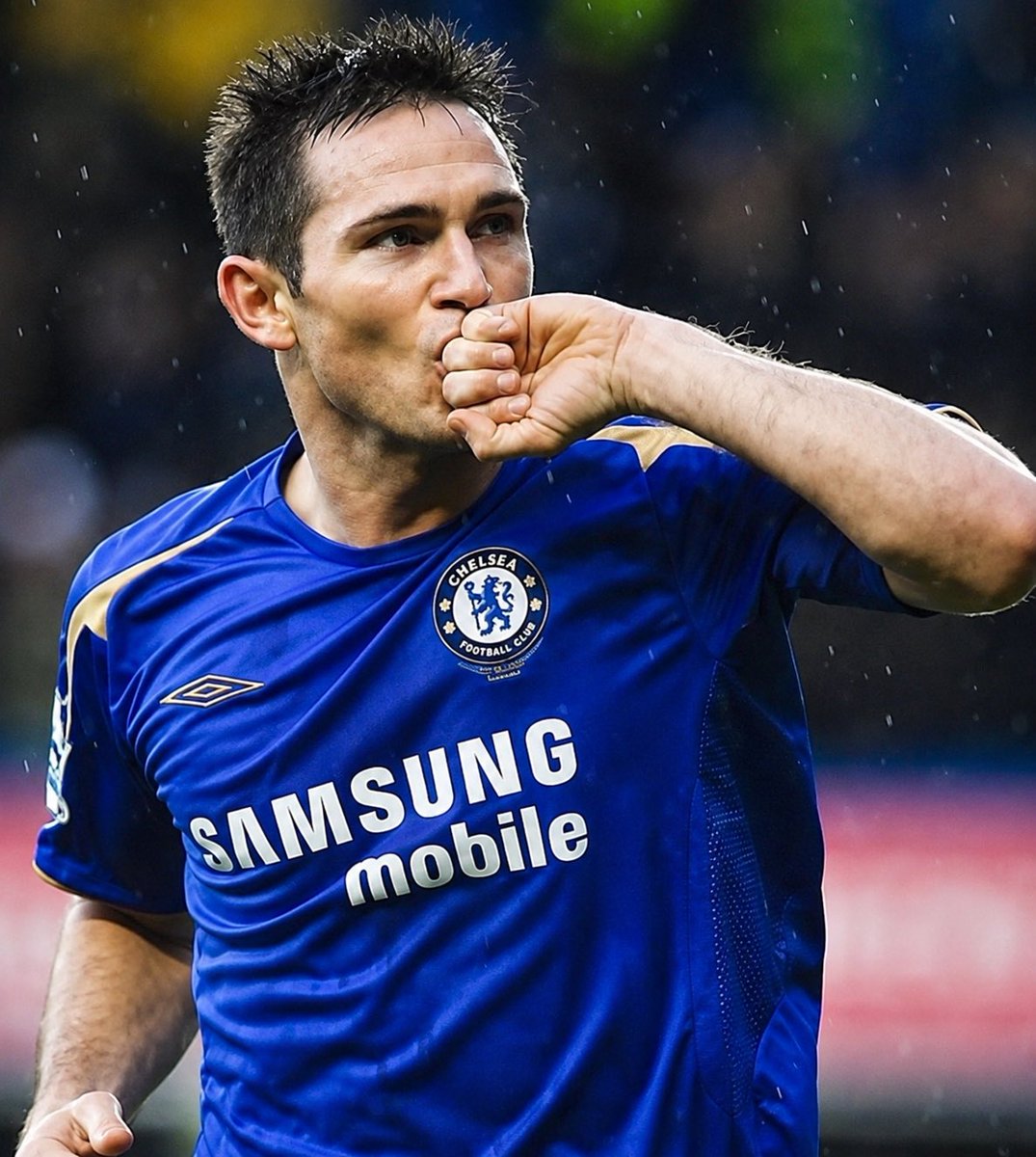 GroovyKid94's tweet photo. This picture was my introduction to Lampard back in 2006 and then the start of my love for super Franky and Chelsea. #CFC https://t.co/5hnURIKs45